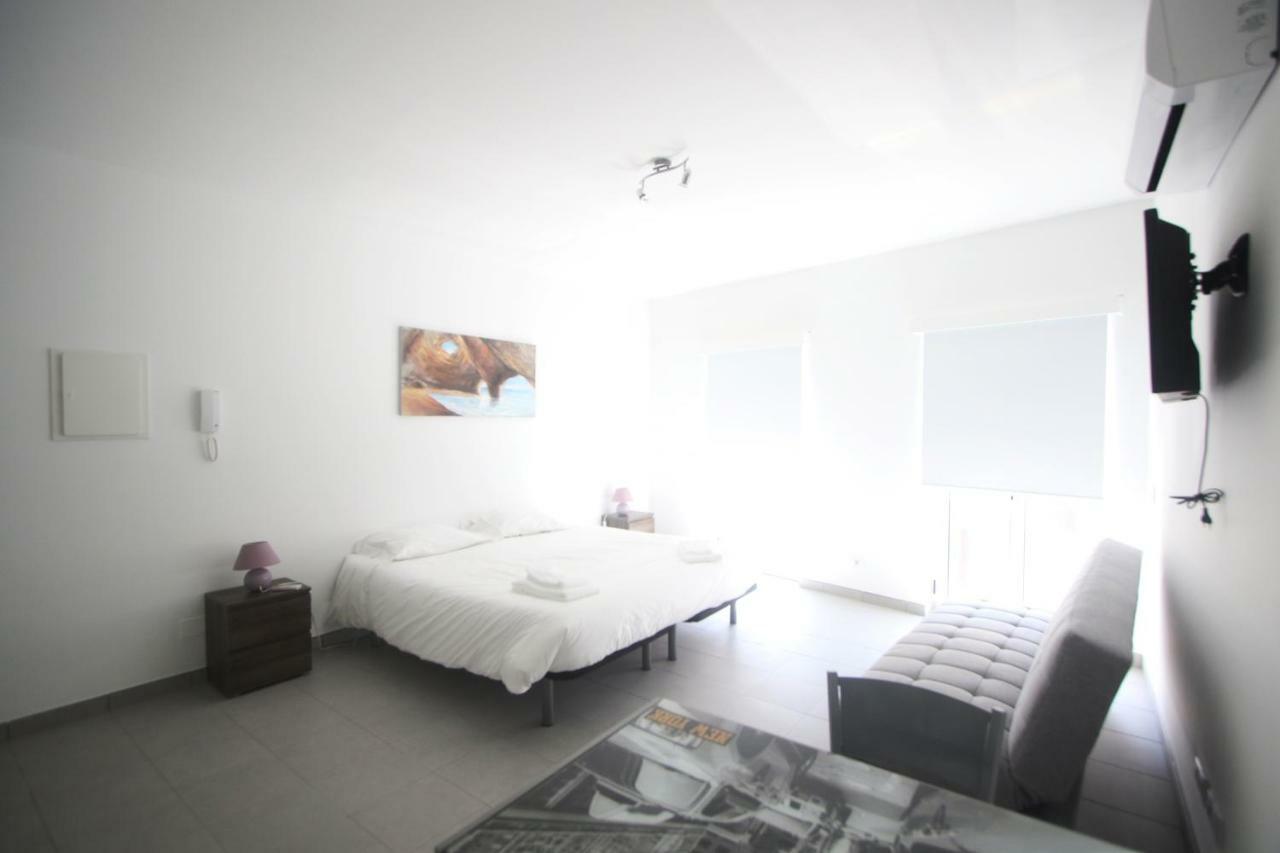 Guest House Lovely Swan Lagos Exterior foto